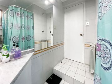 Casa en venta de 5 dorm. en Las Condes