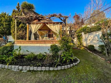 Casa en venta de 5 dorm. en Las Condes