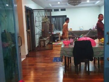 Dijual Rumah Mewah Ada Kolam Renang