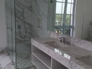 Dijual Rumah Mewah Pondok Hijau Golf Cluster Tiara Gading Serpong Ada Swimming Pool Lokasi Strategis