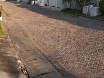 Rumah Taman Rivera regency - Rungkut, cantik siap huni BONUS 2AC