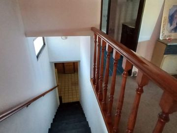 Casa muy cómoda y luminosa de 4 dormitorios con patio verde y quincho en PH