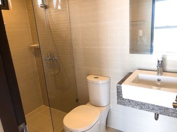 Prime Two Bedroom Condo Uptown Ritz w/ Best views and Parking