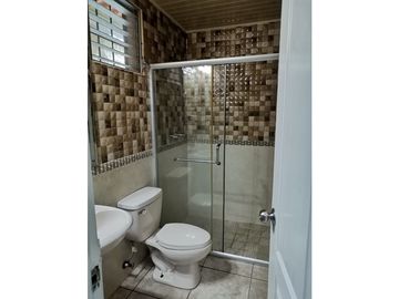 SE VENDE CASA DE ESQUINA EN BRISAS DEL GOLF ARRAIJAN 475 MTS
