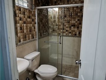 SE VENDE CASA DE ESQUINA EN BRISAS DEL GOLF ARRAIJAN 475 MTS