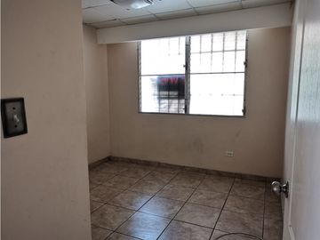 SE VENDE CASA DE ESQUINA EN BRISAS DEL GOLF ARRAIJAN 475 MTS