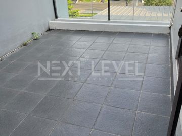 Rumah Mewah Di Cluster Asia Tropis Harapan Indah Bekasi Jawa Barat Luas Tanah 300m2 dan Luas Bangunan 275m2