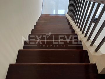 Rumah Mewah Di Cluster Asia Tropis Harapan Indah Bekasi Jawa Barat Luas Tanah 300m2 dan Luas Bangunan 275m2