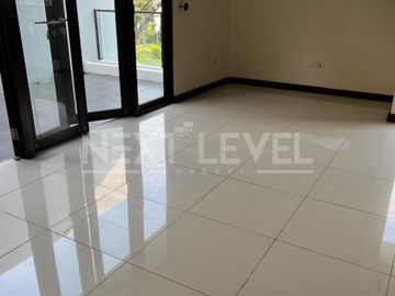 Rumah Mewah Di Cluster Asia Tropis Harapan Indah Bekasi Jawa Barat Luas Tanah 300m2 dan Luas Bangunan 275m2