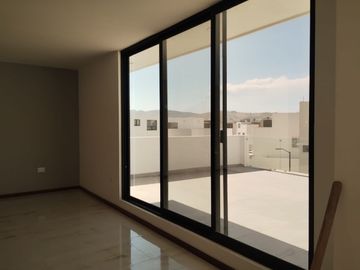 Casa en Venta, Parque Chihuahua, Lomas de Angelopolis, Zona Comercial Sonata 2