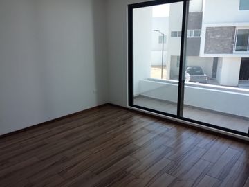 Casa en Venta, Parque Chihuahua, Lomas de Angelopolis, Zona Comercial Sonata 2