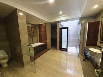 Rumah Mewah Graha Family