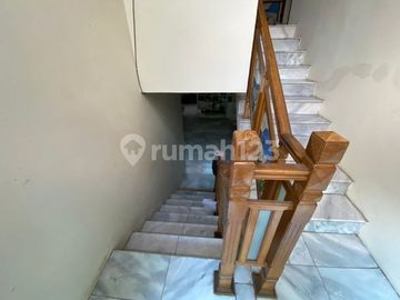 Rumah Indah Posisi Hook Lokasi Stretagis di Kebayoran Baru, Petogagan - Jakarta Selatan