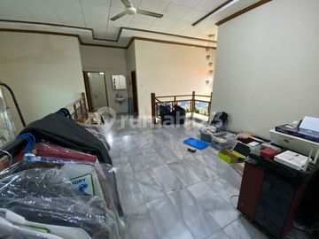 Rumah Indah Posisi Hook Lokasi Stretagis di Kebayoran Baru, Petogagan - Jakarta Selatan