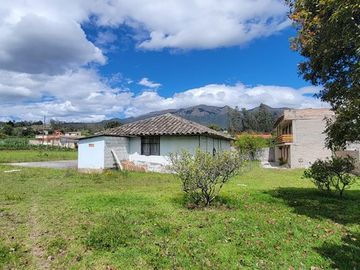 Se Vende Casa en la Montaña en Cotacachi