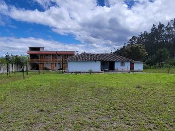 Se Vende Casa en la Montaña en Cotacachi