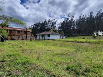 Se Vende Casa en la Montaña en Cotacachi