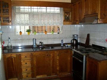CHALET EN VENTA CASTELAR SUR 5 AMBIENTES