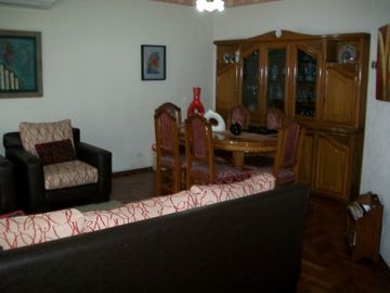 CHALET EN VENTA CASTELAR SUR 5 AMBIENTES