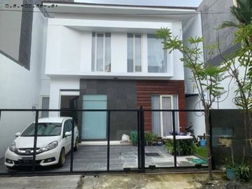 Rumah Manyar Tirtoasri New Minimalis, Siap Huni, Carport 3 Mobil