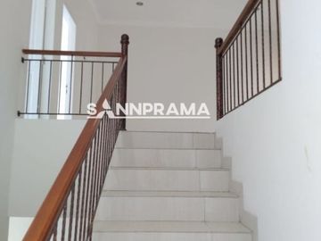Rumah mewah desain classic resort 2,7 M an di Kalideres Jak Bar