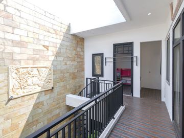 Rumah Luas 2 Lt 15 Menit ke Pintu Tol BSD Timur 1 Dibantu KPR J-15289
