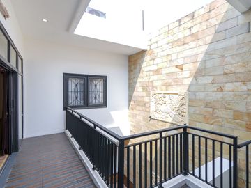 Rumah Luas 2 Lt 15 Menit ke Pintu Tol BSD Timur 1 Dibantu KPR J-15289