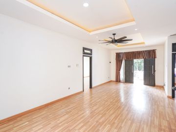 Rumah Luas 2 Lt 15 Menit ke Pintu Tol BSD Timur 1 Dibantu KPR J-15289