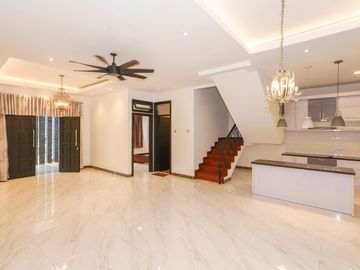 Rumah Luas 2 Lt 15 Menit ke Pintu Tol BSD Timur 1 Dibantu KPR J-15289