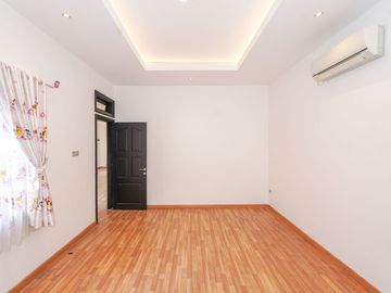 Rumah Luas 2 Lt 15 Menit ke Pintu Tol BSD Timur 1 Dibantu KPR J-15289