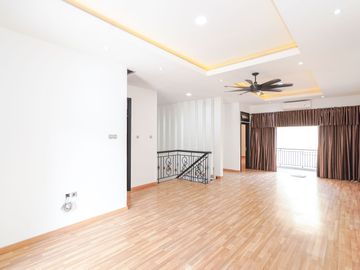 Rumah Luas 2 Lt 15 Menit ke Pintu Tol BSD Timur 1 Dibantu KPR J-15289