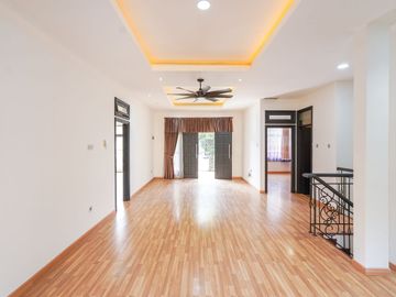 Rumah Luas 2 Lt 15 Menit ke Pintu Tol BSD Timur 1 Dibantu KPR J-15289