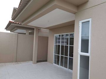 Venta de Casa 4 dormitorios en Urb. Casalaguna a 5 min. C.C Dorado, La Aurora