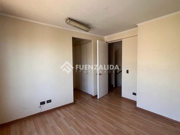 Casa en arriendo de 4 dorm. en La Florida