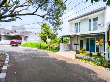 Rumah 2 Lantai Terawat 13 Menit ke Terminal Depok Dibantu KPR J-7338