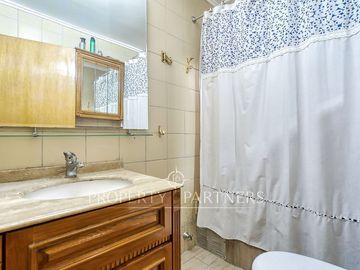 Venta Casa Aislada en Simon Bolivar, La Reina.
