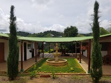 finca en venta en borrero ayerbe. Cod V12042