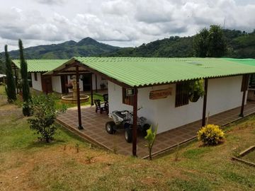 finca en venta en borrero ayerbe. Cod V12042