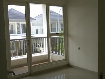 Rumah Bagus 9x20 dan Strategis di Suvarna Sutera, Only 1,5M!