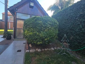 Chalet en venta en Villa Luzuriaga