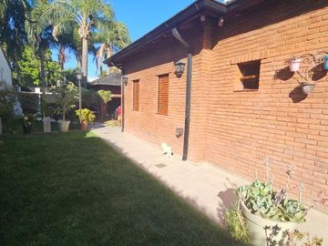Chalet en venta en Villa Luzuriaga