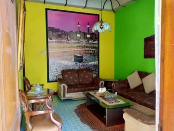 Rumah dijual di jalan Raya pakis Malang lahan luas bisa buat usaha .