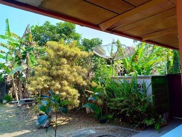 Rumah dijual di jalan Raya pakis Malang lahan luas bisa buat usaha .