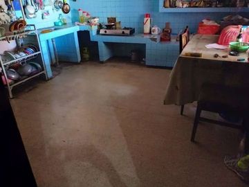 Rumah dijual di jalan Raya pakis Malang lahan luas bisa buat usaha .