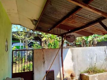 Rumah dijual di jalan Raya pakis Malang lahan luas bisa buat usaha .