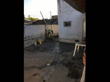 Casa en venta en Isidro Casanova