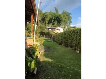 Se Vende Hermosa Finca por Arabia con Piscina y 3 casas