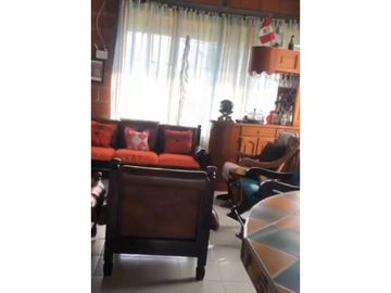 Se Vende Hermosa Finca por Arabia con Piscina y 3 casas