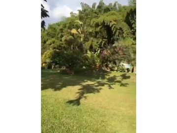 Se Vende Hermosa Finca por Arabia con Piscina y 3 casas
