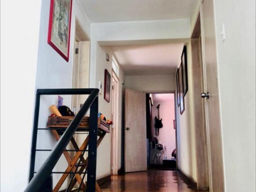 Casa en Teca en calle cerrada